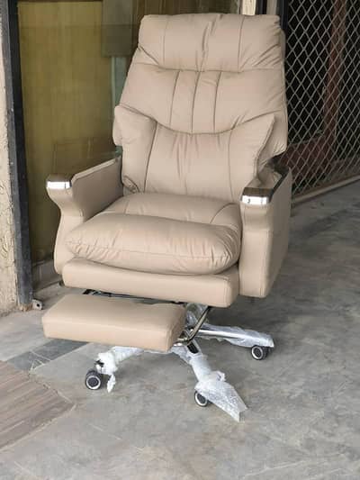 Ultra-Plush Beige Leatherette CEO Chair - Adjustable Recliner Desk