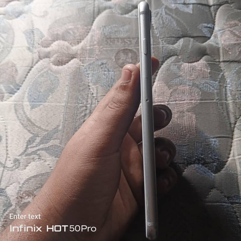 Apple iPhone 7 Plus 2
