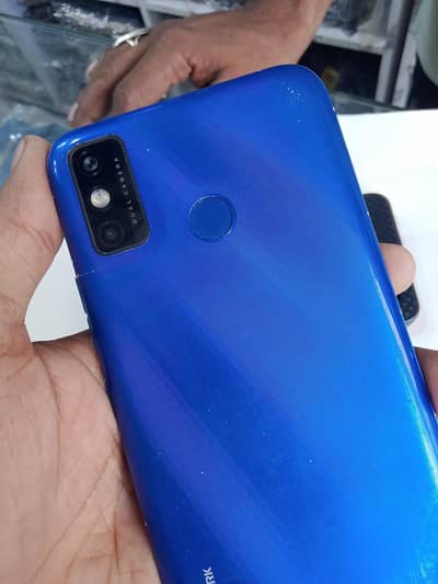 Tecno spark 6go