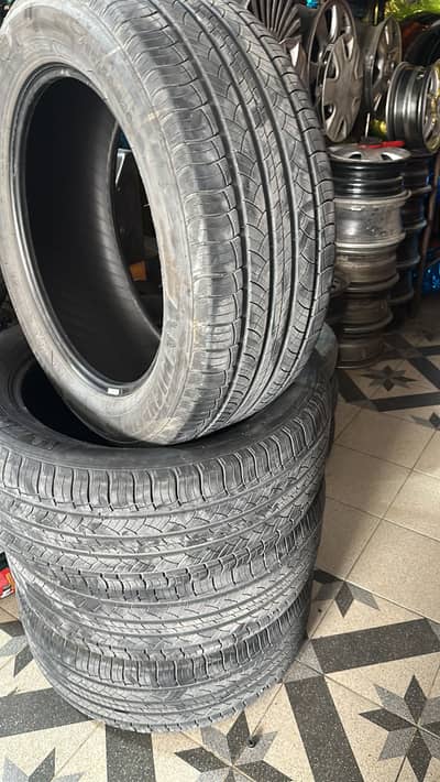 285/50R20 tyre tire size Michlien brand new condition