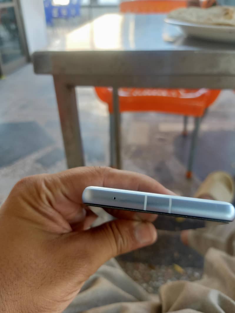 Google Pixel 7a 5