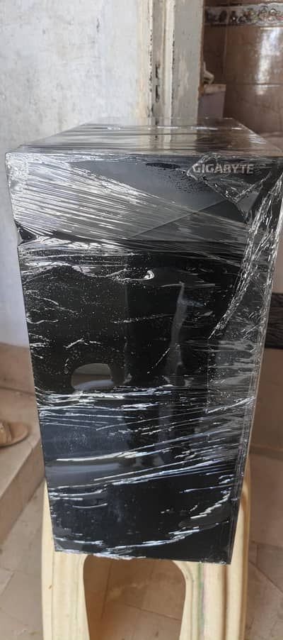 Gigabyte C200 Glass ATX Mid-Tower Gaming Case – Box Available