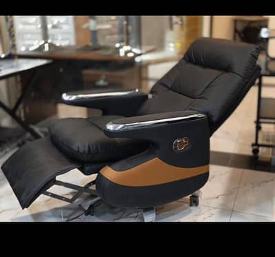 Premium High-Back Boss Chair with Tan Accents & Chrome Armrests