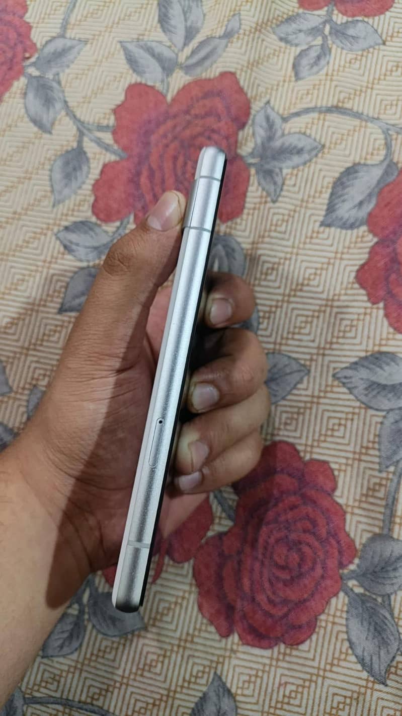 Google Pixel 7a 2