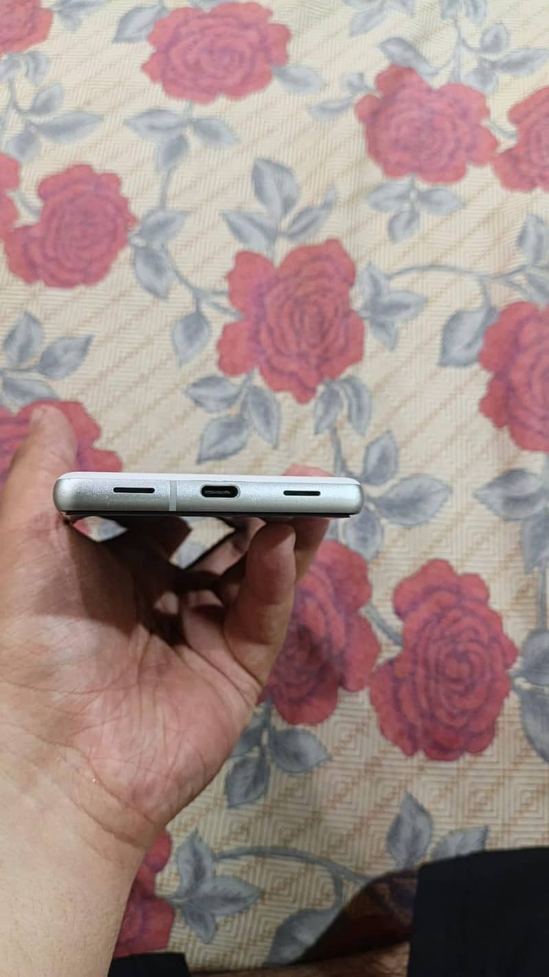 Google Pixel 7a 3