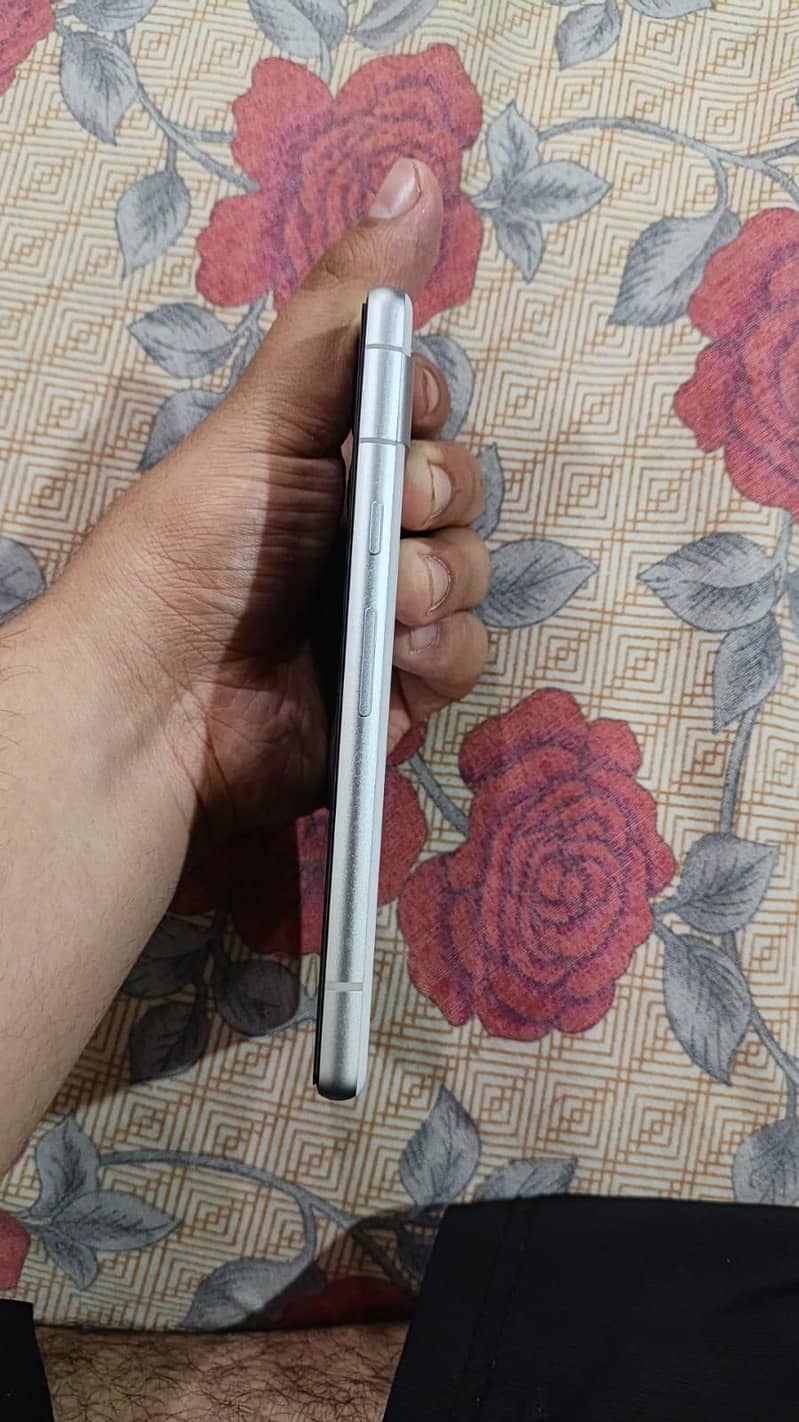 Google Pixel 7a 4