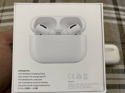 AirPods Pro Gen 1 with Wireless Charging Case