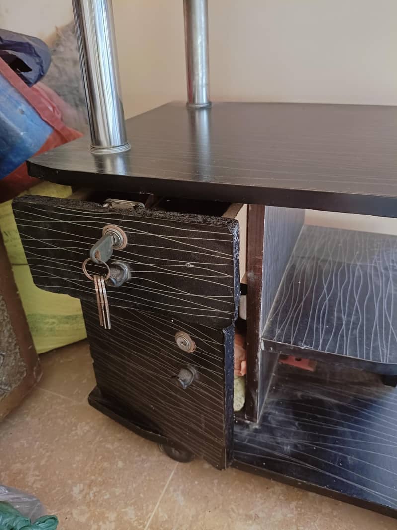 computer trolley 3