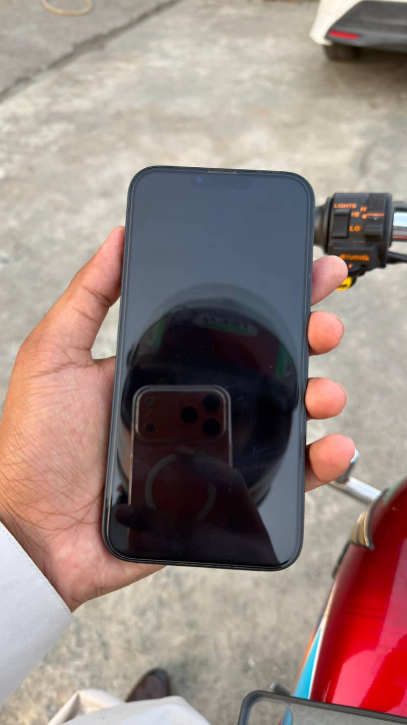 Apple iPhone 14 plus 4