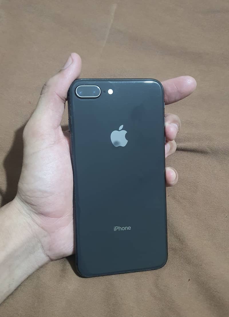 Apple iPhone 8 Plus 0