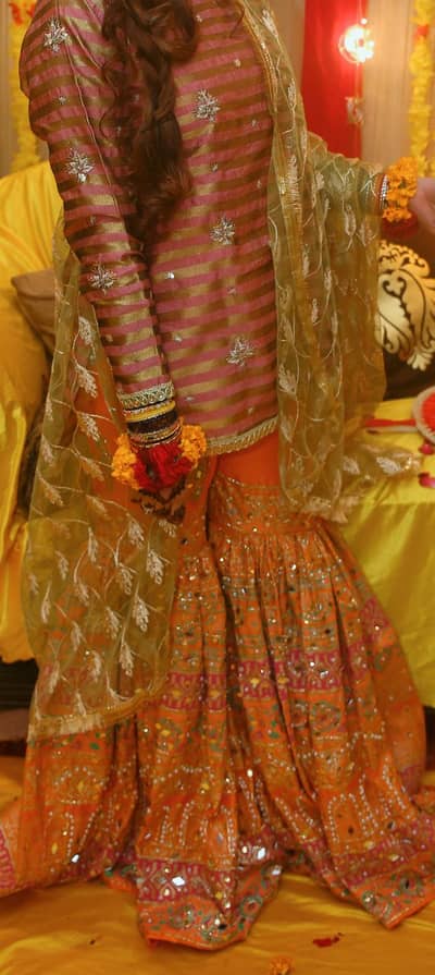 mehndi dress medium size