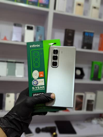 infinix Hot 50 Pro plus 8/256GB 4 Months warranty 5000 mah 10/9