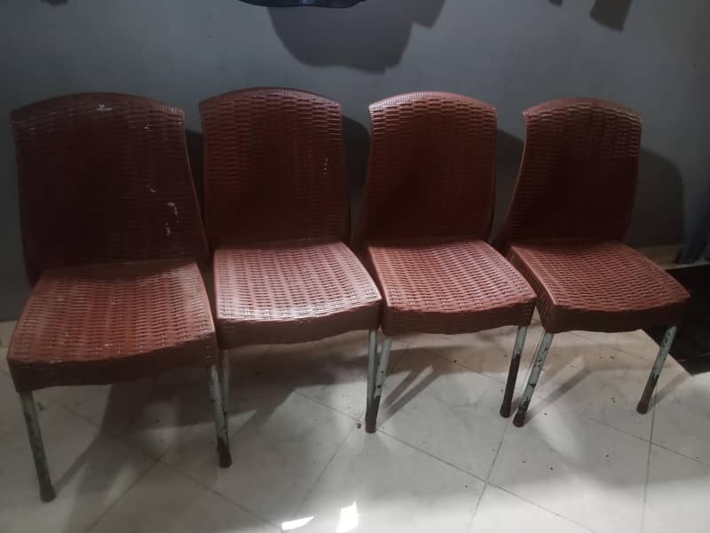 chairs with table 2
