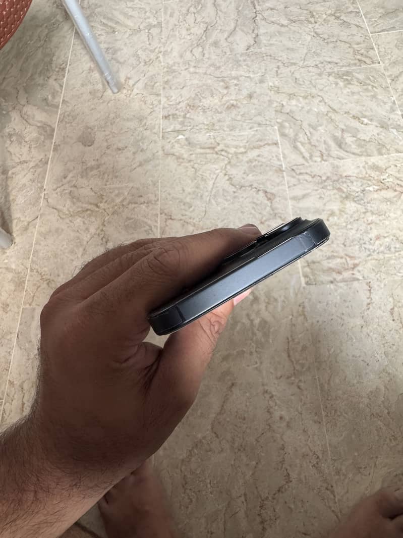 Apple iPhone 16 Pro Max 6