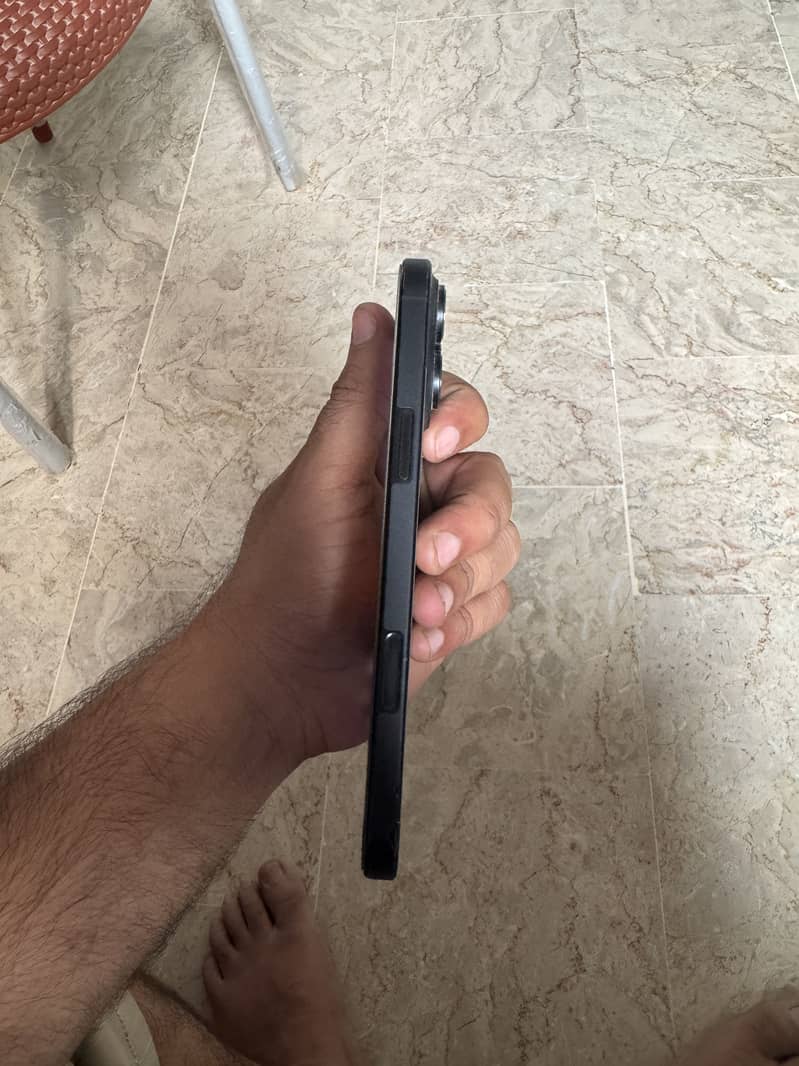 Apple iPhone 16 Pro Max 7