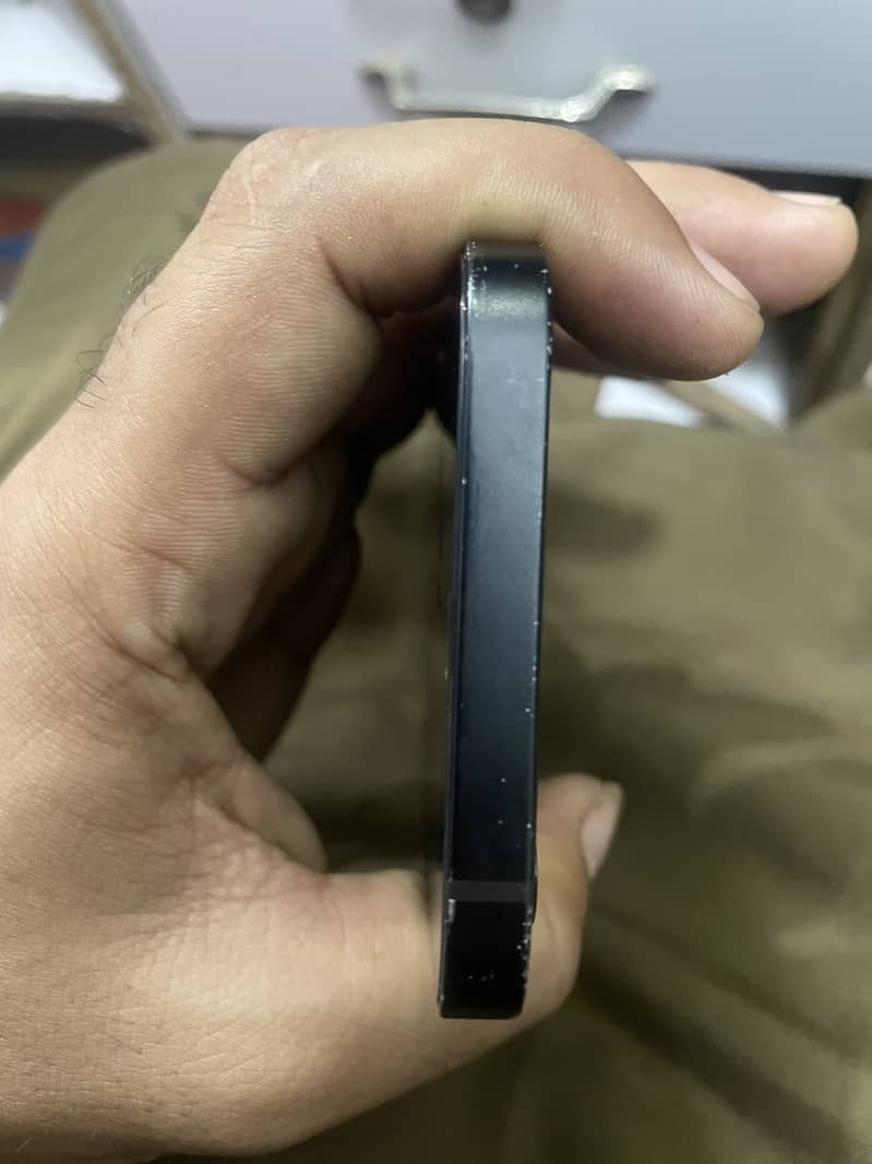 Apple iPhone 12 6