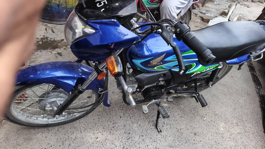 Hounda 0