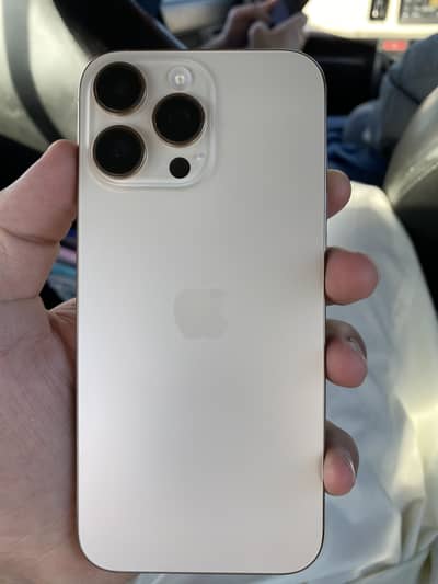 Iphone 16promax desert titinum