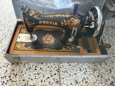 Servis sewing machine
