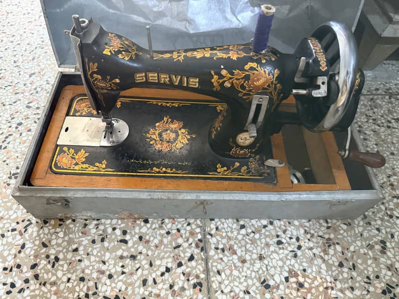 Servis sewing machine 0