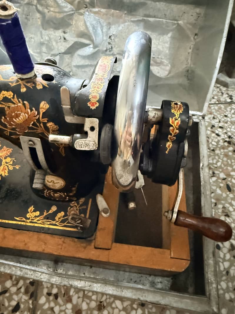 Servis sewing machine 2