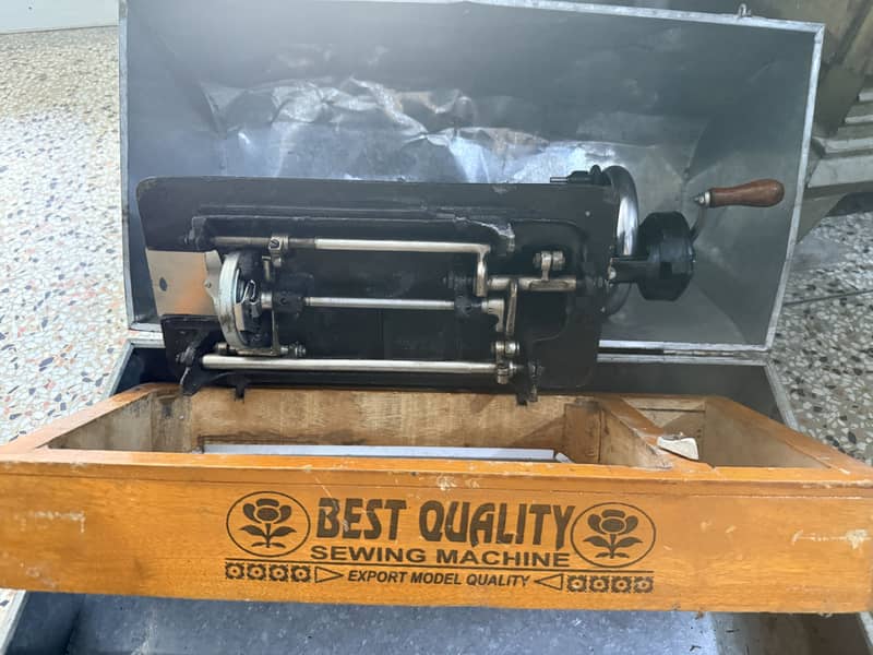 Servis sewing machine 3