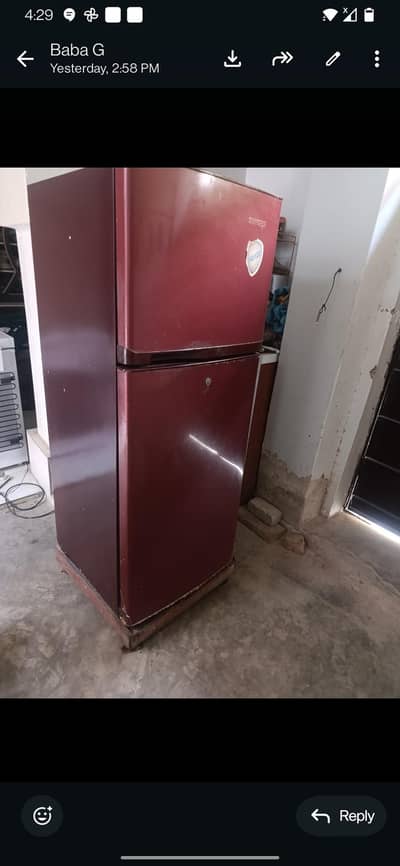 singer ka fridge hai full active hai.