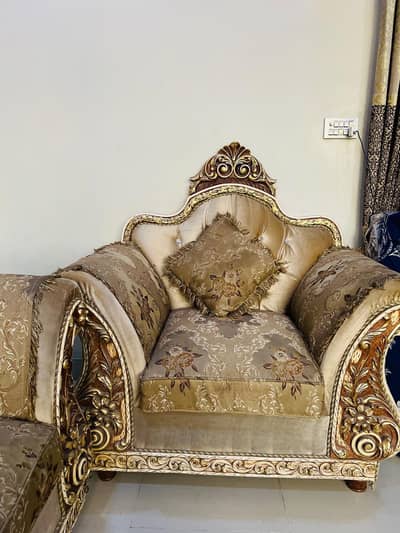 beat conditions 7 seater sofa best quality of wood