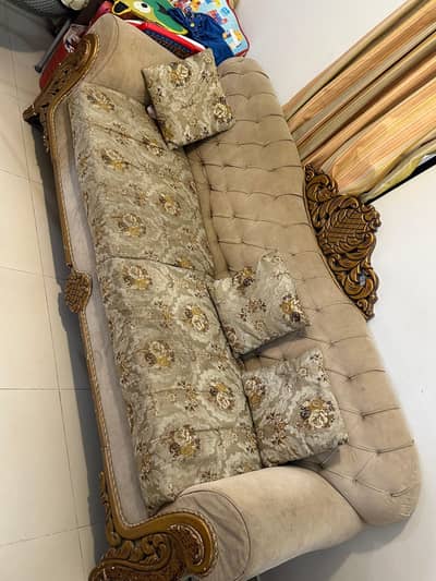 7 seater sofa set with center table