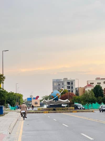 5 Marla Corner Park Facing Open Form Plot for Sale in F2 Block Bahria Orchard Lahore