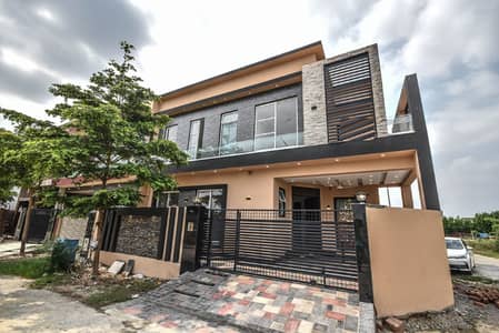 5 Marla House Available for Rent Prime Location