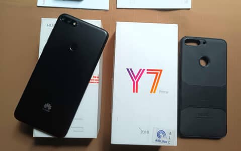 Huawaii Y7 Prime 3/32 with box & charger
