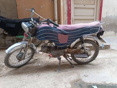 unique. 70cc 2013 normal running conditions 1st owner all documents ok