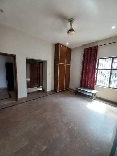 1 KANAL UPPER PORTION IDEAL LOCATION IN AIT