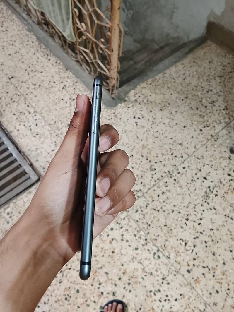 Apple iPhone 8 Plus 2