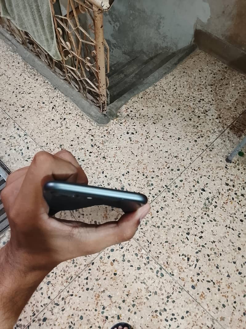 Apple iPhone 8 Plus 3