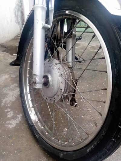 2020 model CD 70 motorcycle