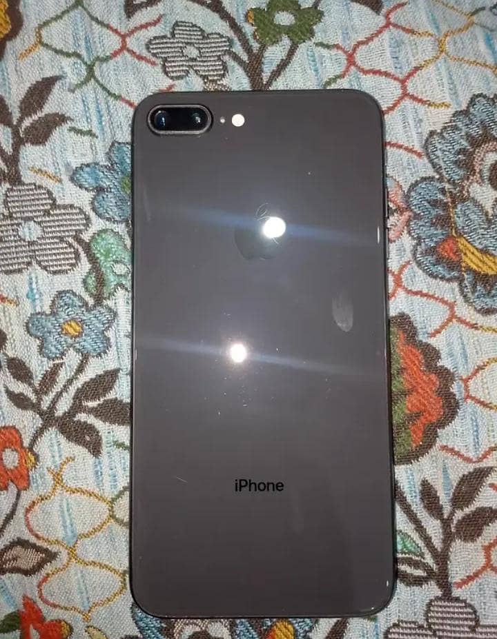 Apple iPhone 8 Plus 0