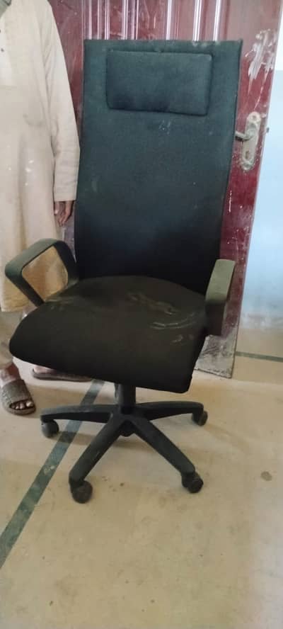 Revolving chair