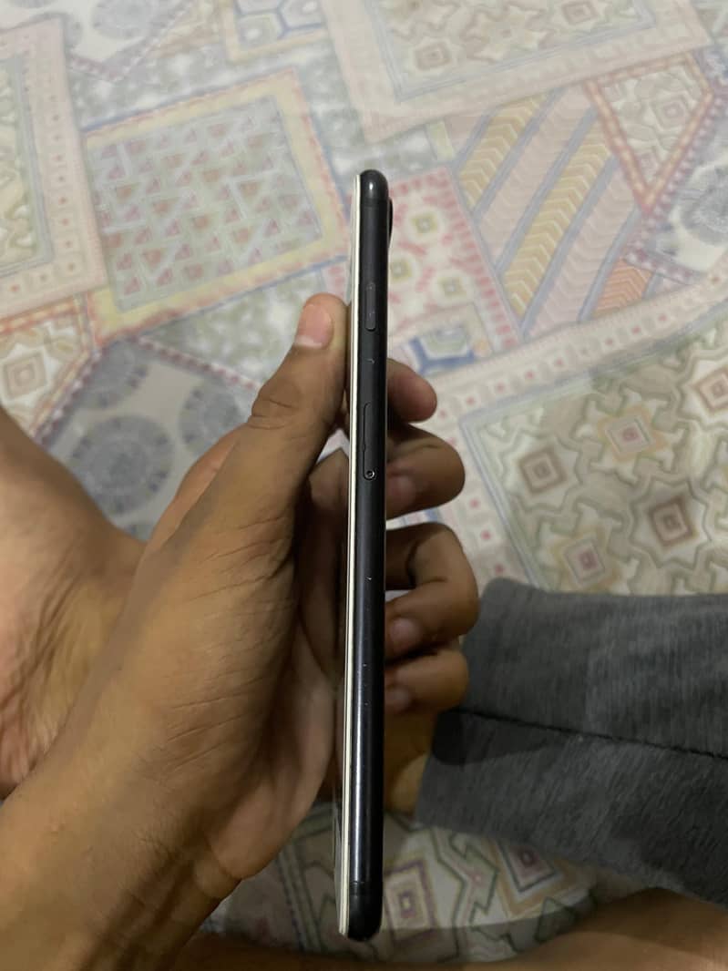 Apple iPhone 7 Plus 1
