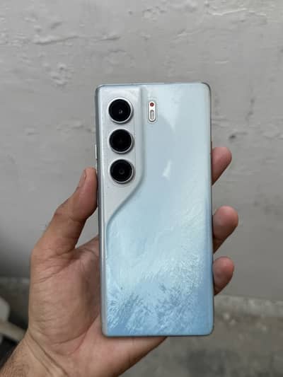 Tecno CAMON 40 Pro