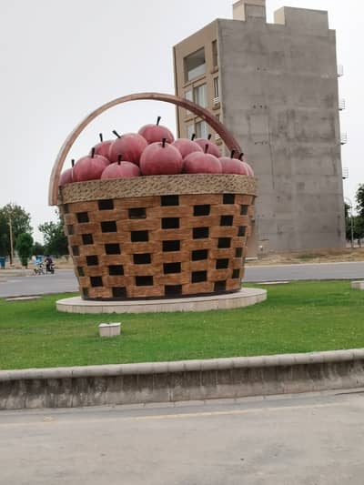 I SELL 8 MARLA RESIDENTIAL PLOTS IN BAHRIA ORCHARD LAHORE