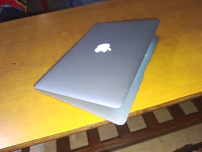 Macbook Air 8GB Ram 13inchs 2017