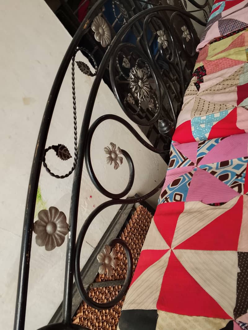3 seater sofa/sethi 0