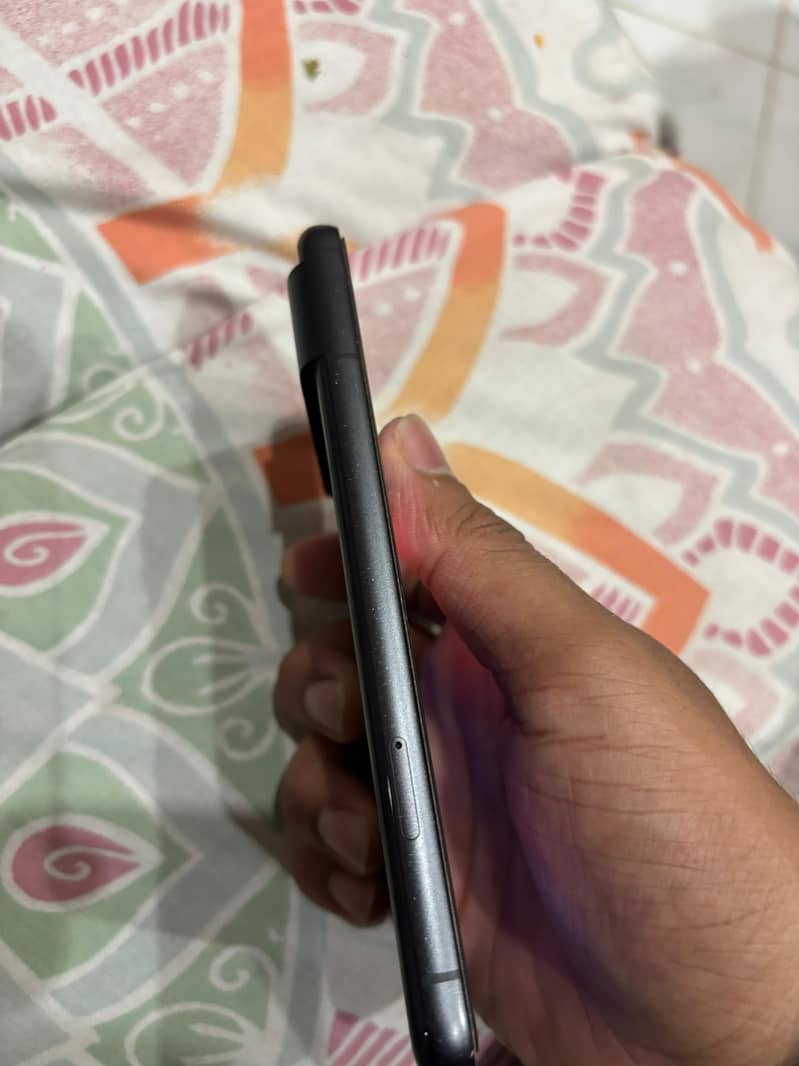 Google Pixel 8 4