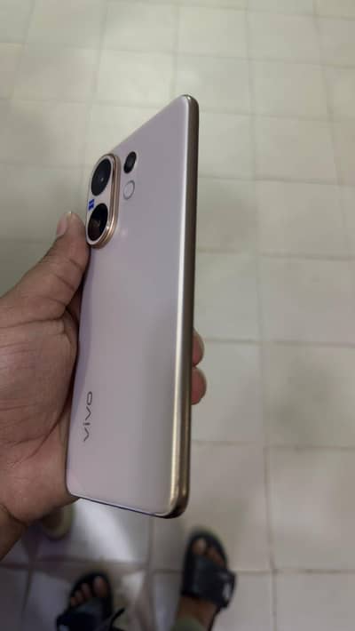 Vivo V60