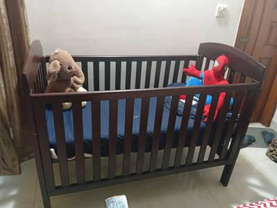 baby cot kids bed from zubaidas with new mattress