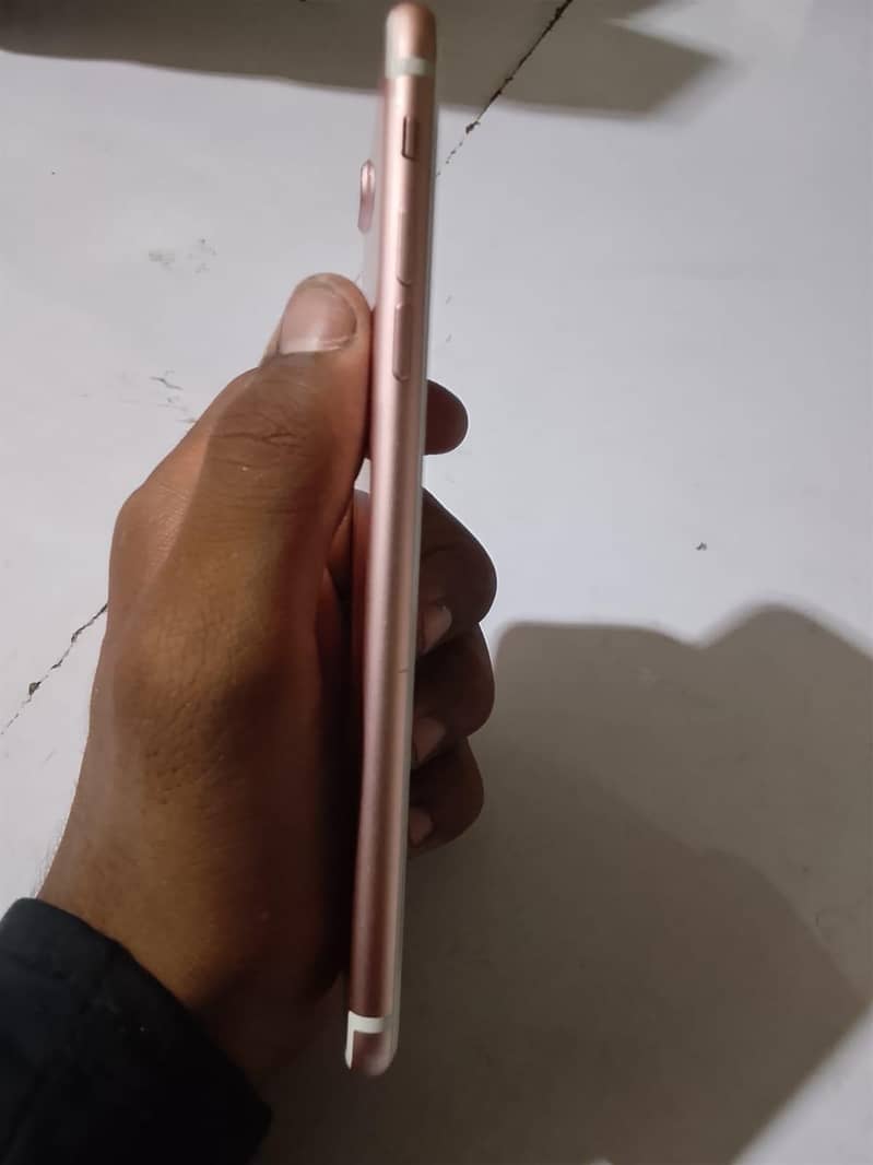 Apple iPhone 7 Plus 4