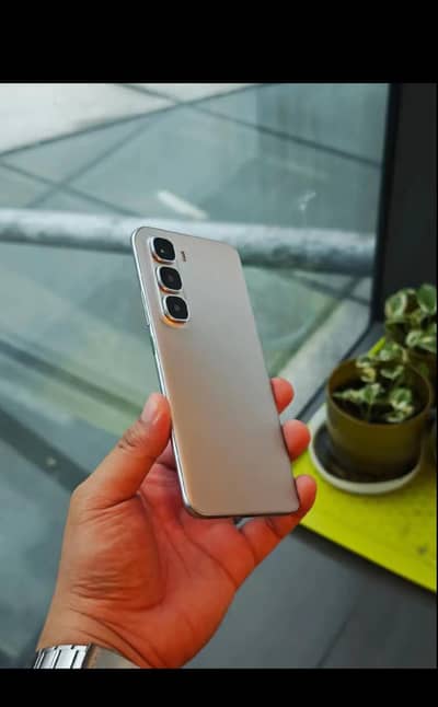 Infinix Hot 60 pro plus ( 7 month Warranty hai) with box sath charger