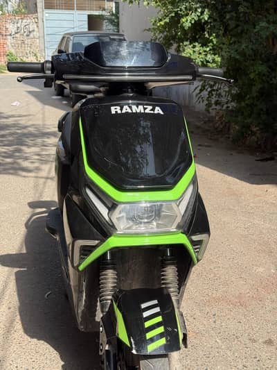 1800 km Chalni hai female use hai 5 bettery hai